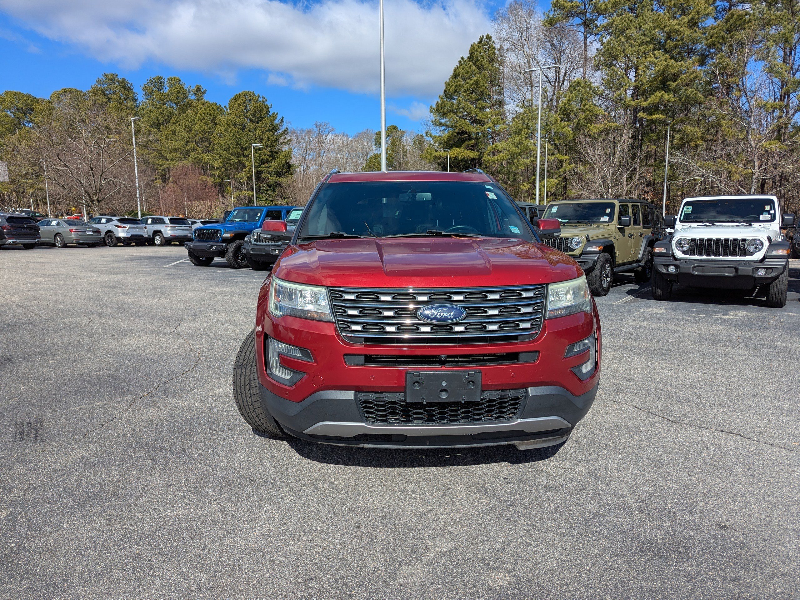 Used 2017 Ford Explorer Limited w/ Class II Trailer Tow Package image 2