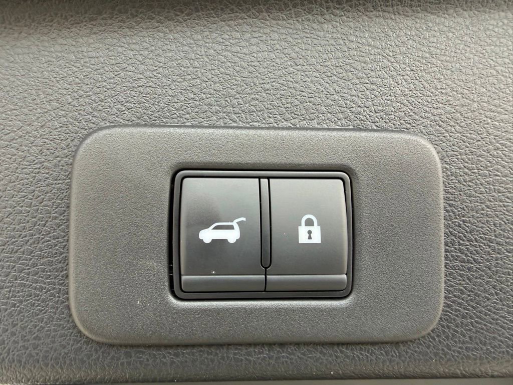 Used 2025 Nissan Murano SL image 11