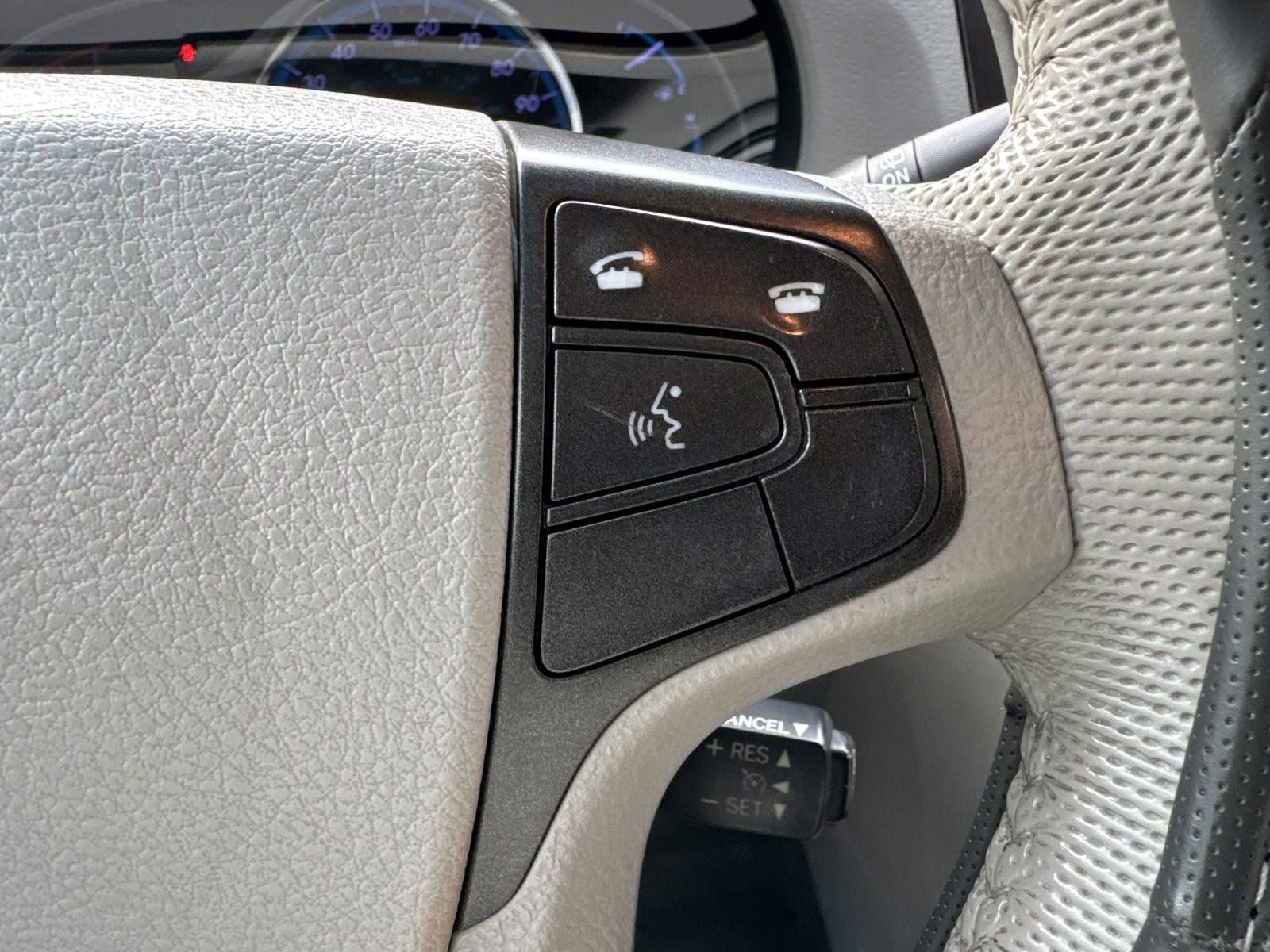 Used 2014 Toyota Sienna XLE image 24