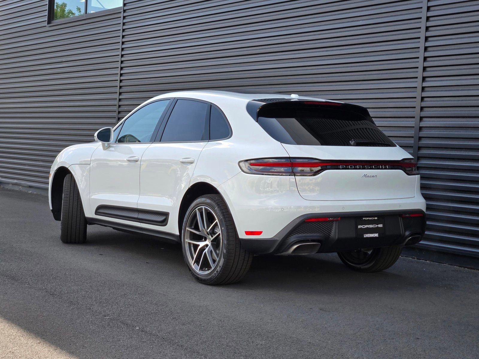 New 2026 Porsche Macan AWD/4WD image 3