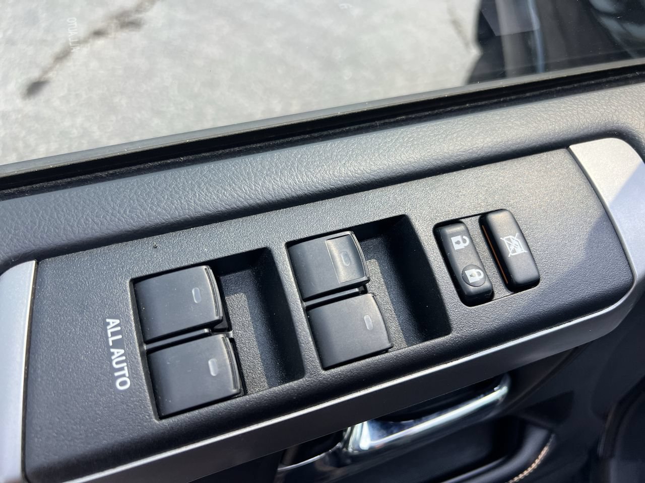 Used 2018 Toyota 4Runner SR5 Premium RWD image 15