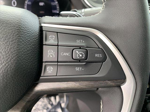 New 2025 Jeep Grand Cherokee Limited w/ Luxury Tech Group II image 14