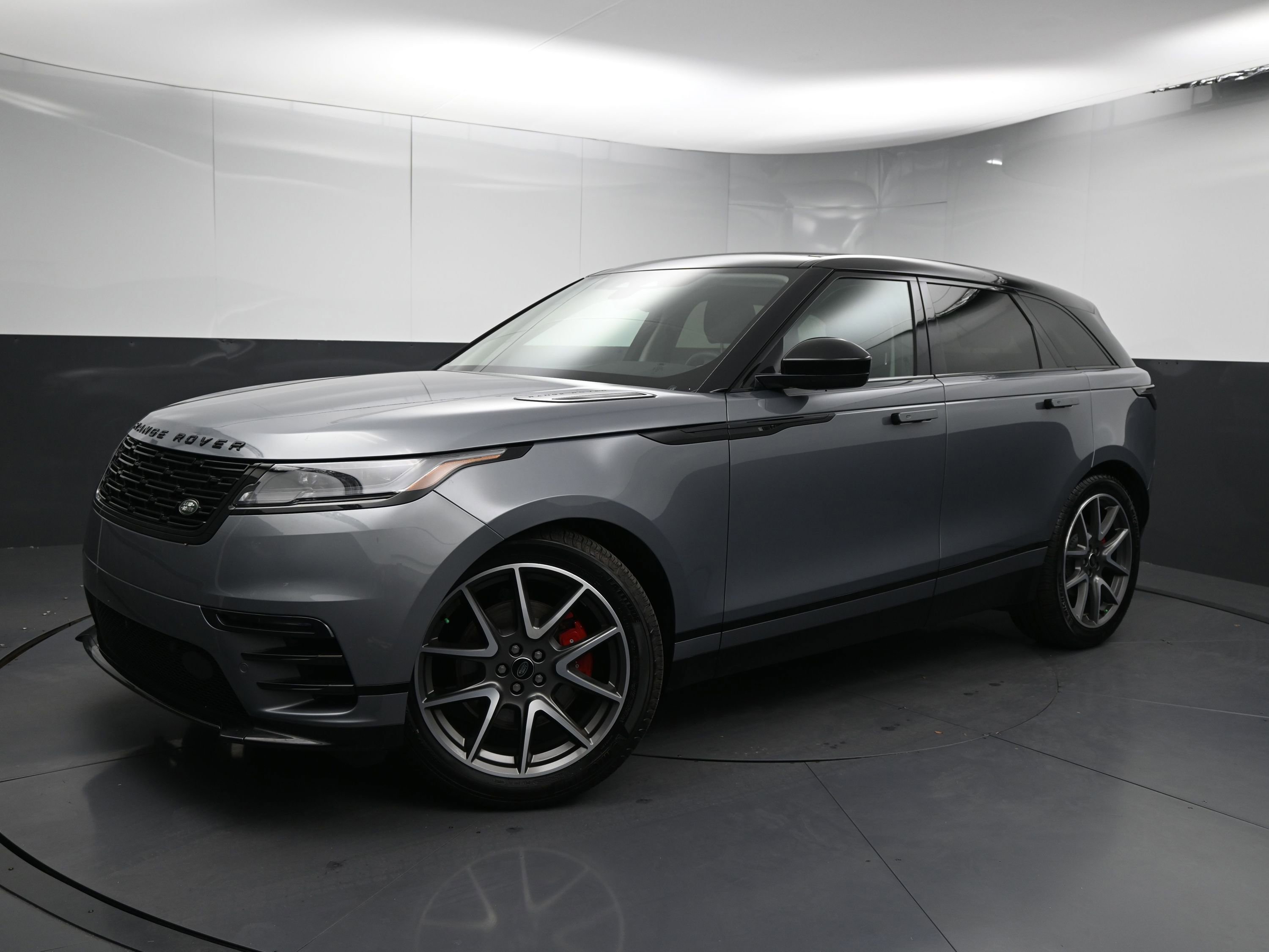 New 2025 Land Rover Range Rover Velar Dynamic SE