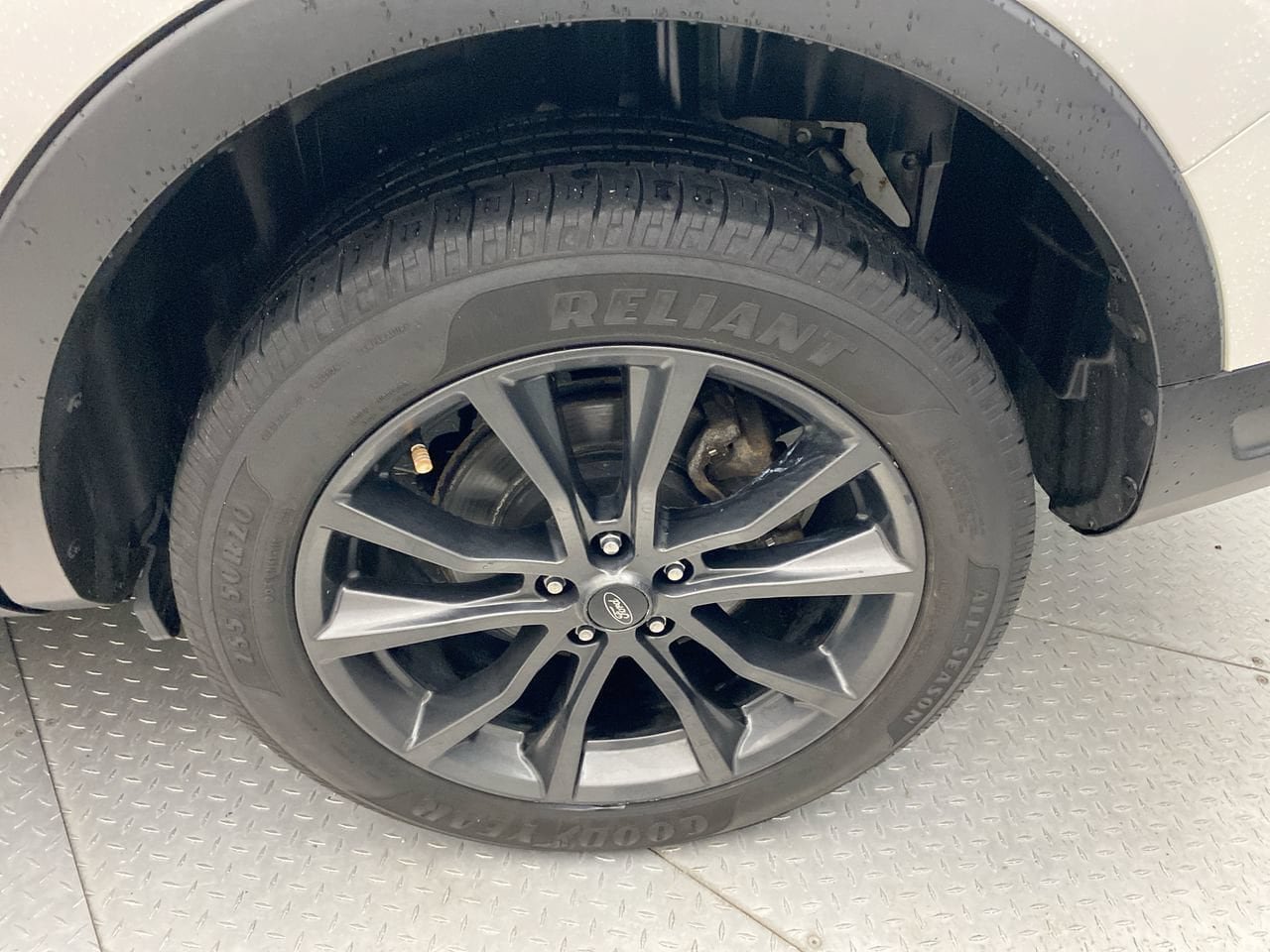 Used 2019 Ford Explorer XLT w/ Equipment Group 202A AWD/4WD image 10