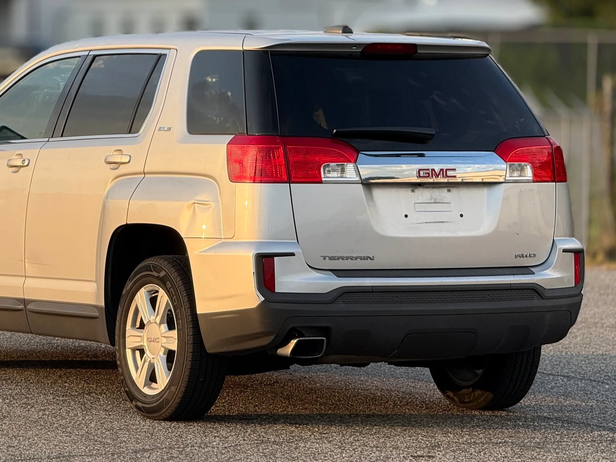 Used 2016 GMC Terrain SLE AWD/4WD image 16
