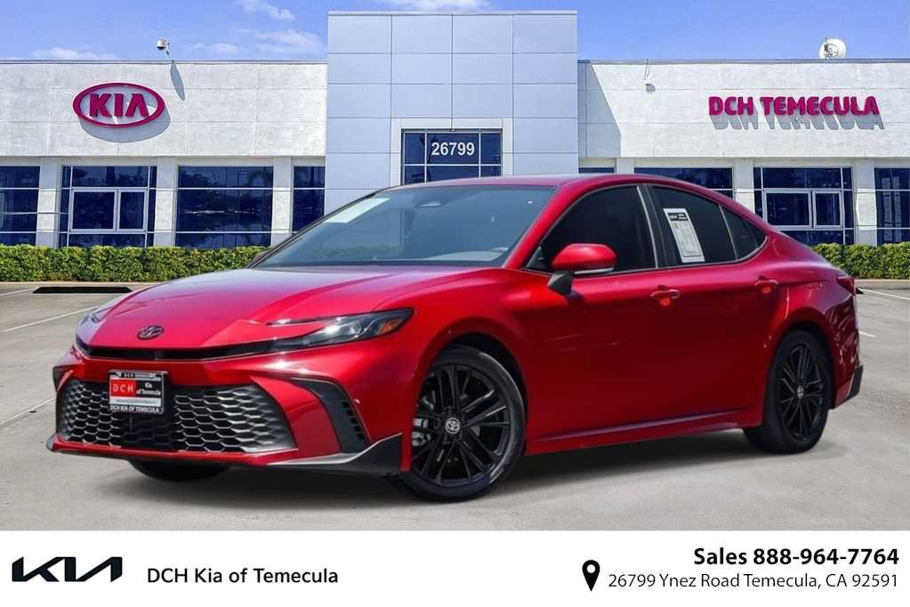 Used 2025 Toyota Camry SE w/ Multimedia Upgrade Package