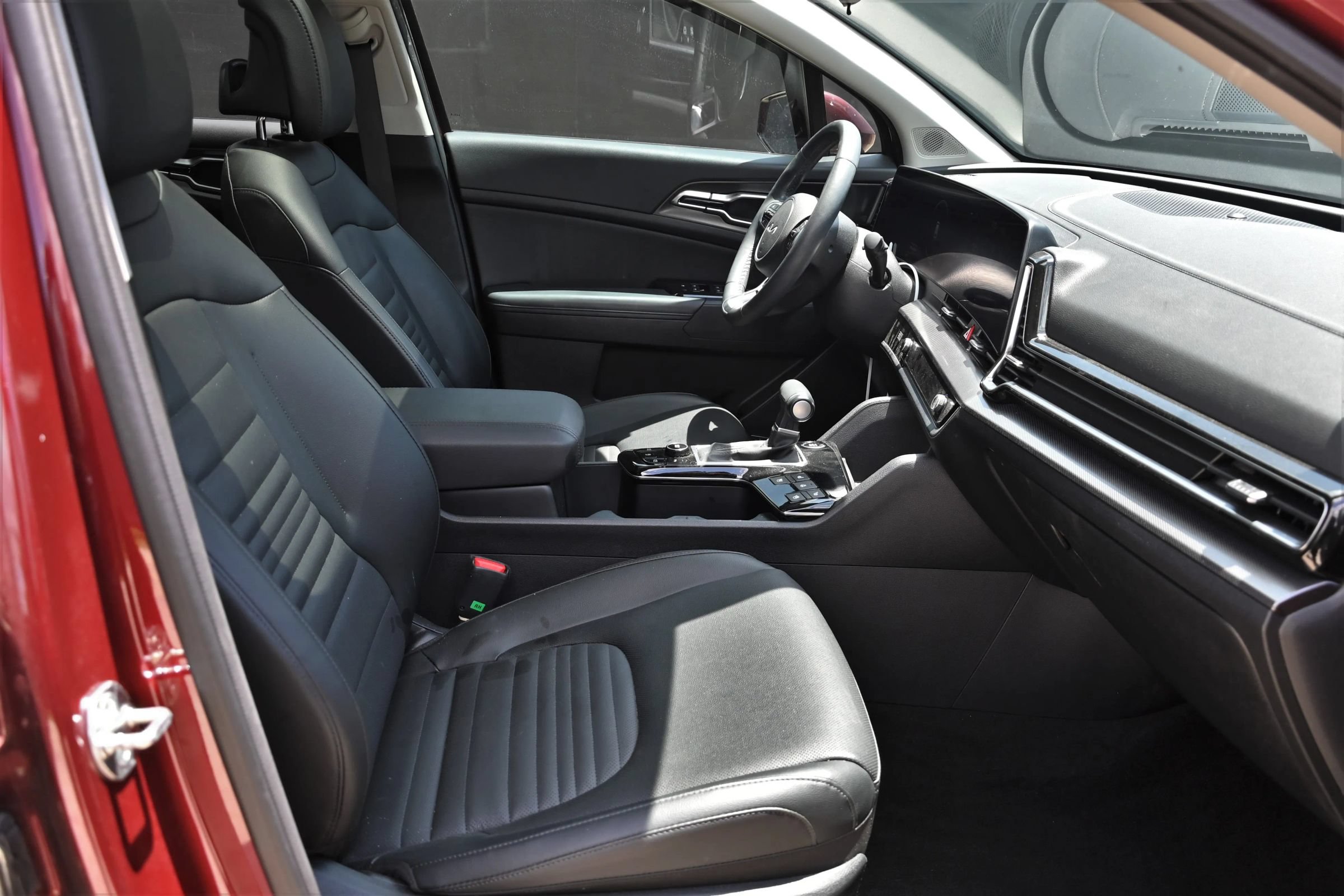 Used 2025 Kia Sportage SX FWD image 16