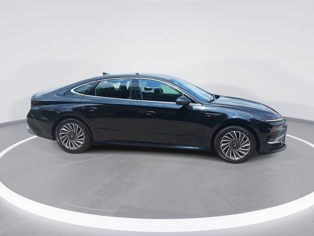 Certified 2025 Hyundai Sonata SEL FWD image 4