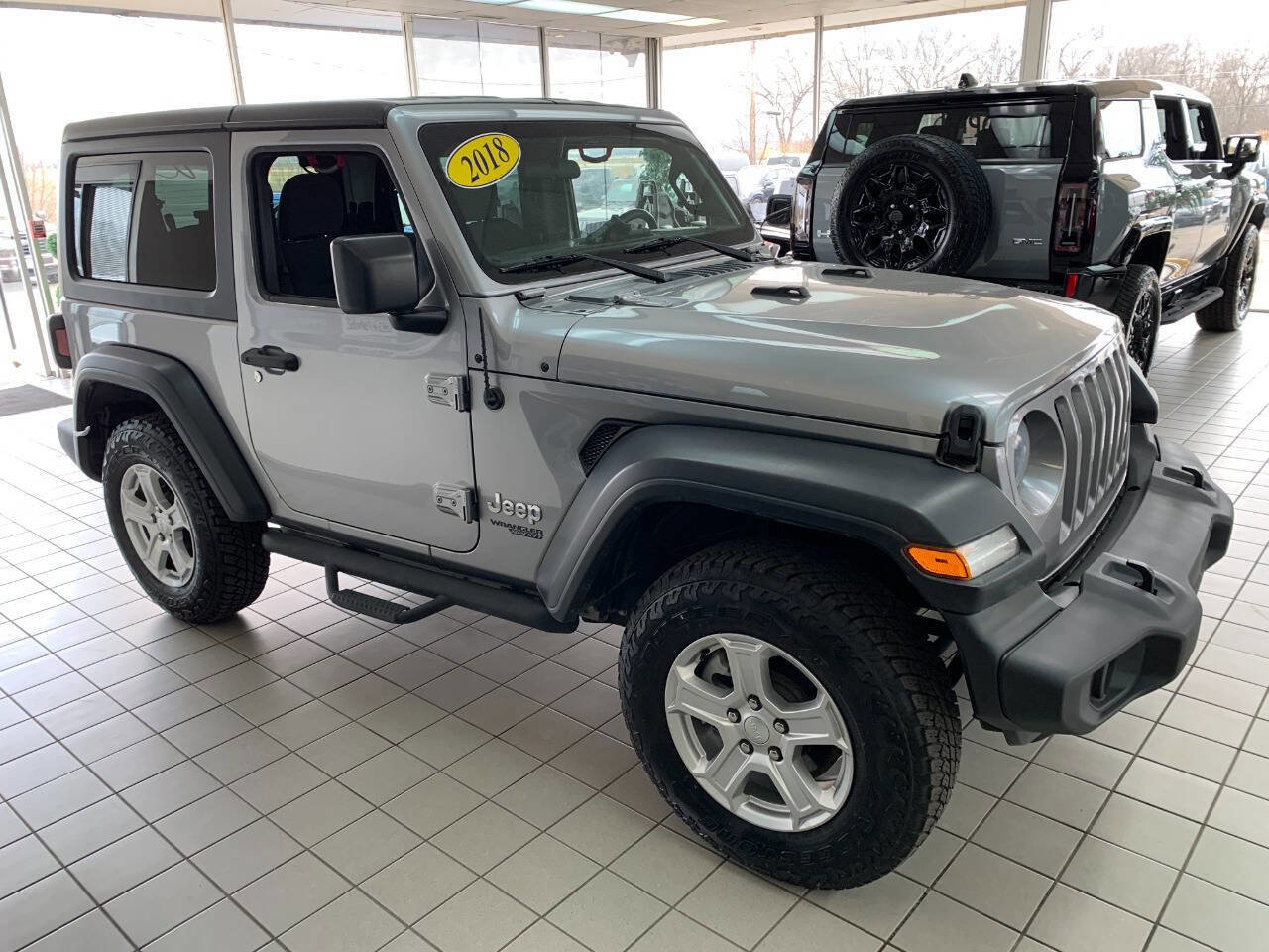 Used 2018 Jeep Wrangler Sport AWD/4WD image 4