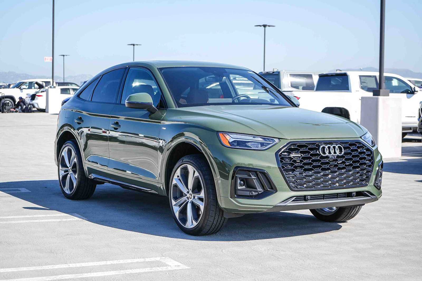 Used 2023 Audi Q5 2.0T Premium Plus w/ Premium Plus Package AWD/4WD image 3