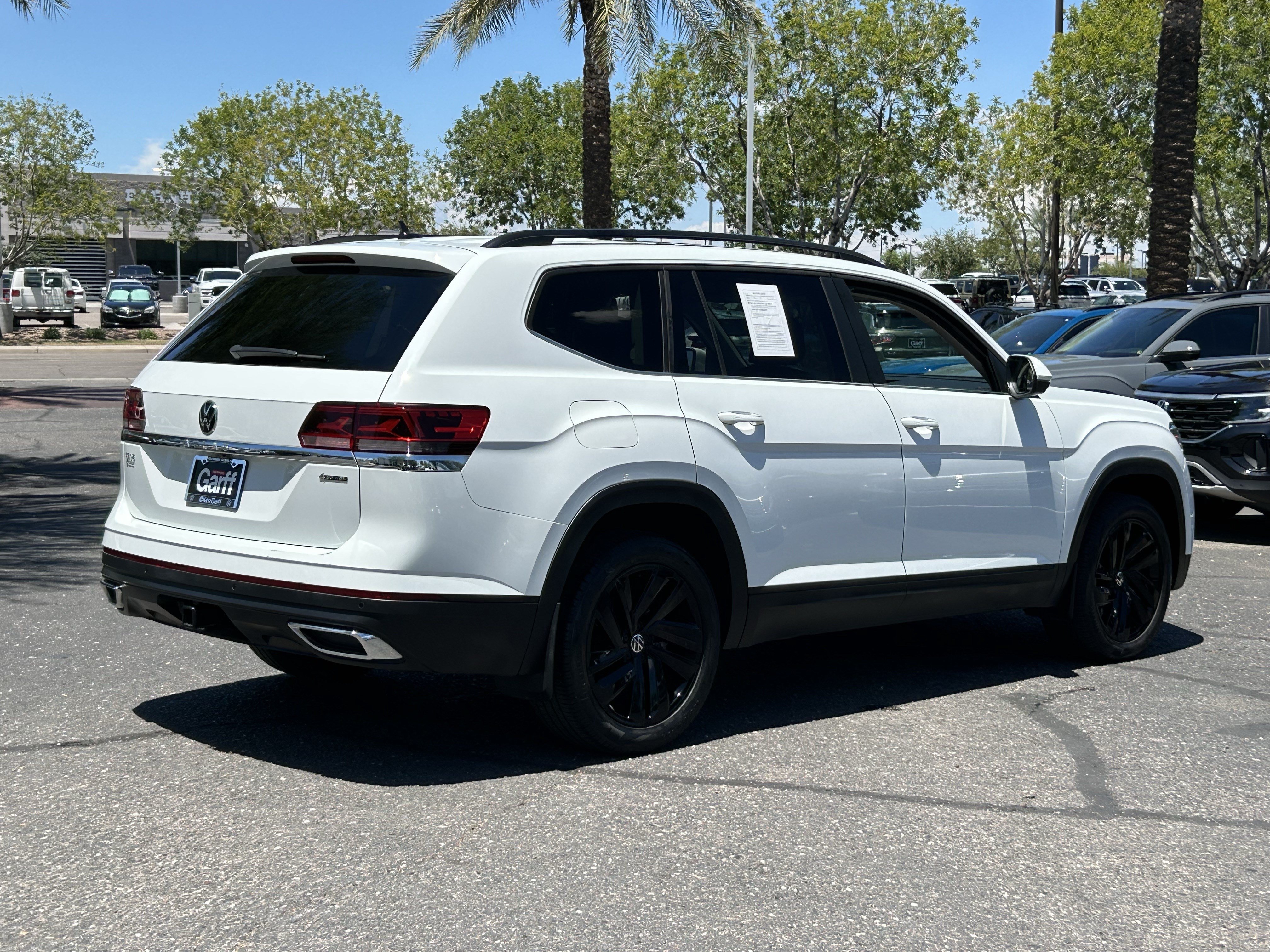 Used 2023 Volkswagen Atlas SE AWD/4WD image 3