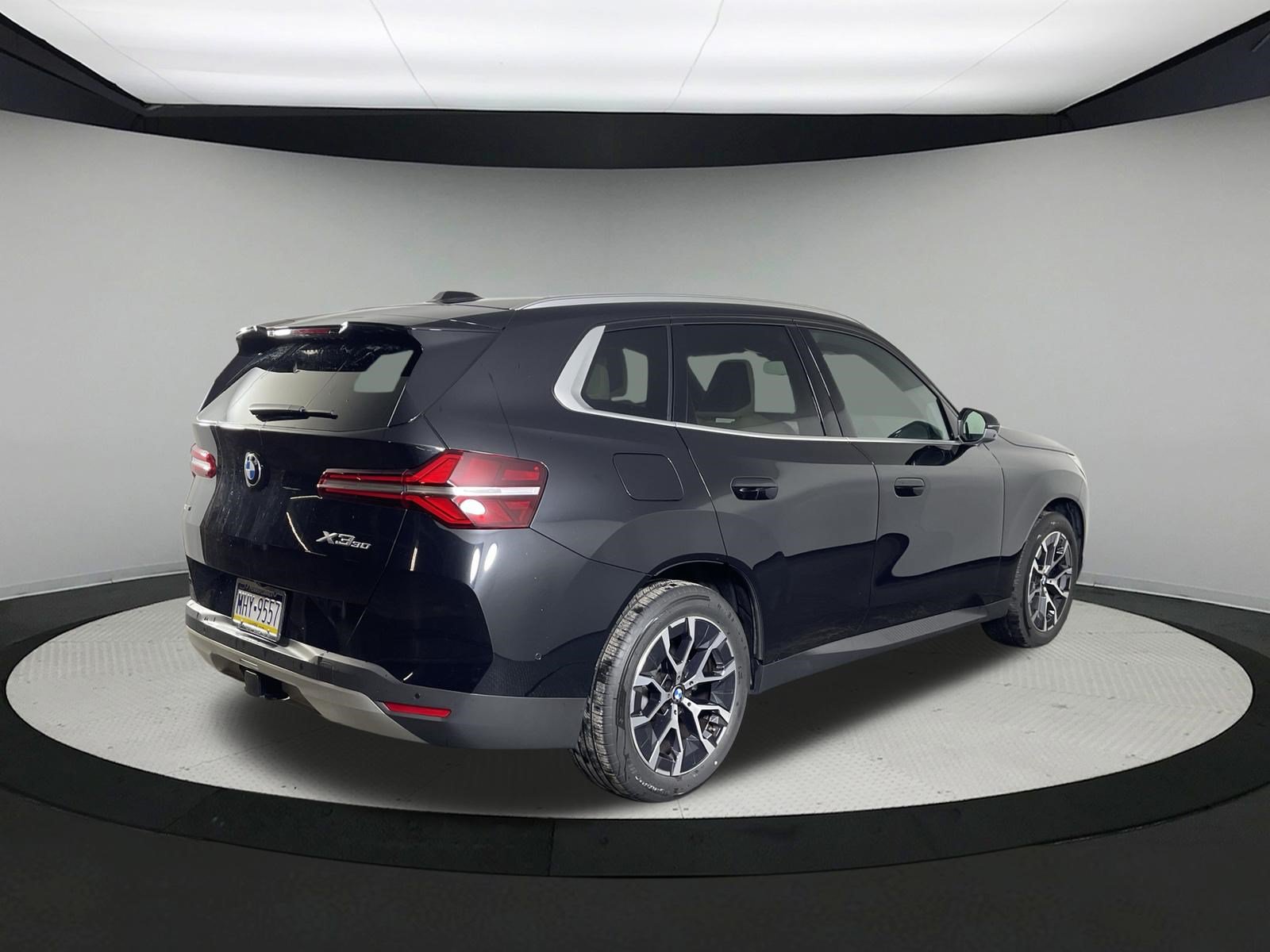 Certified 2025 BMW X3 xDrive30i w/ Premium Package AWD/4WD image 4