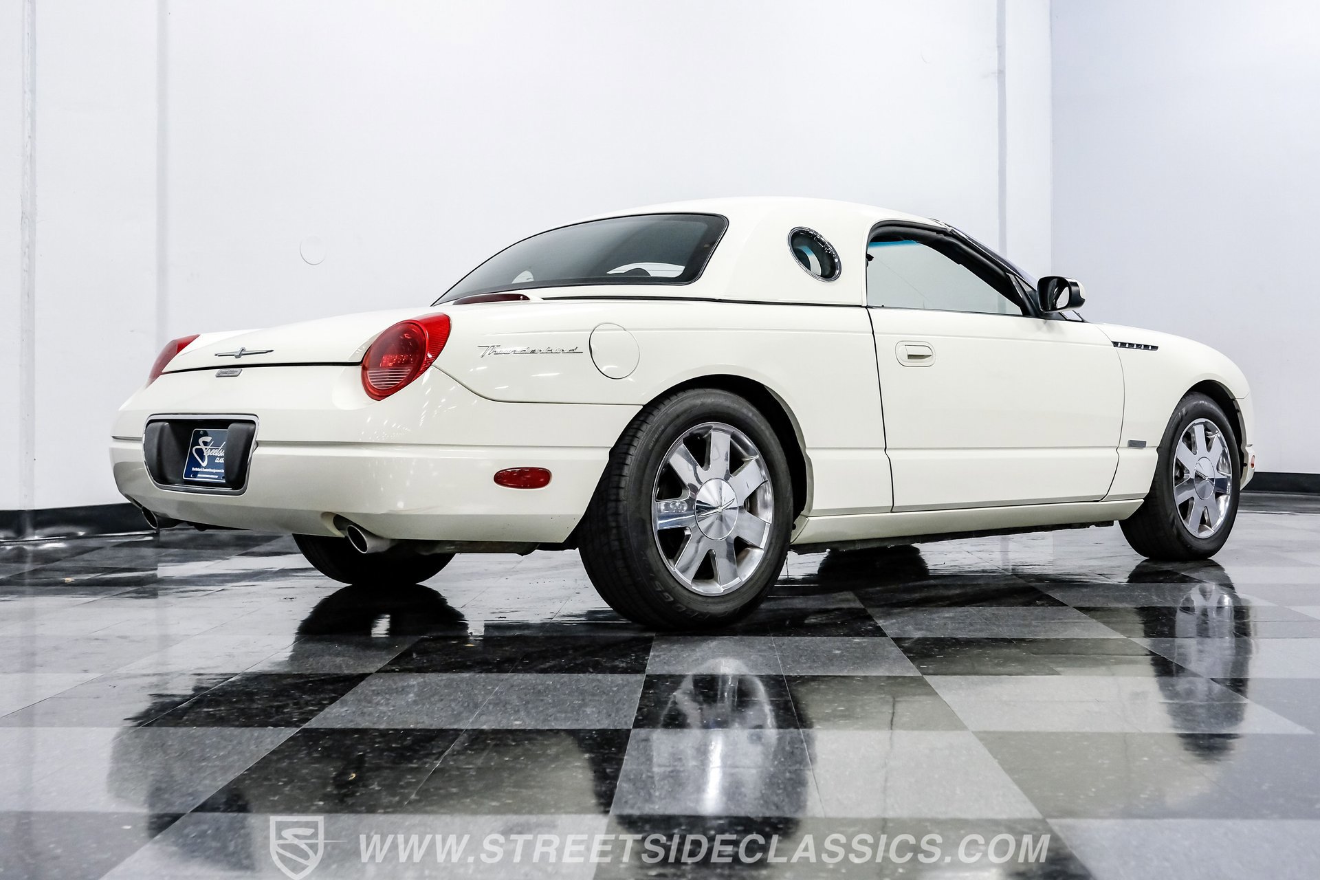 Used 2002 Ford Thunderbird image 27