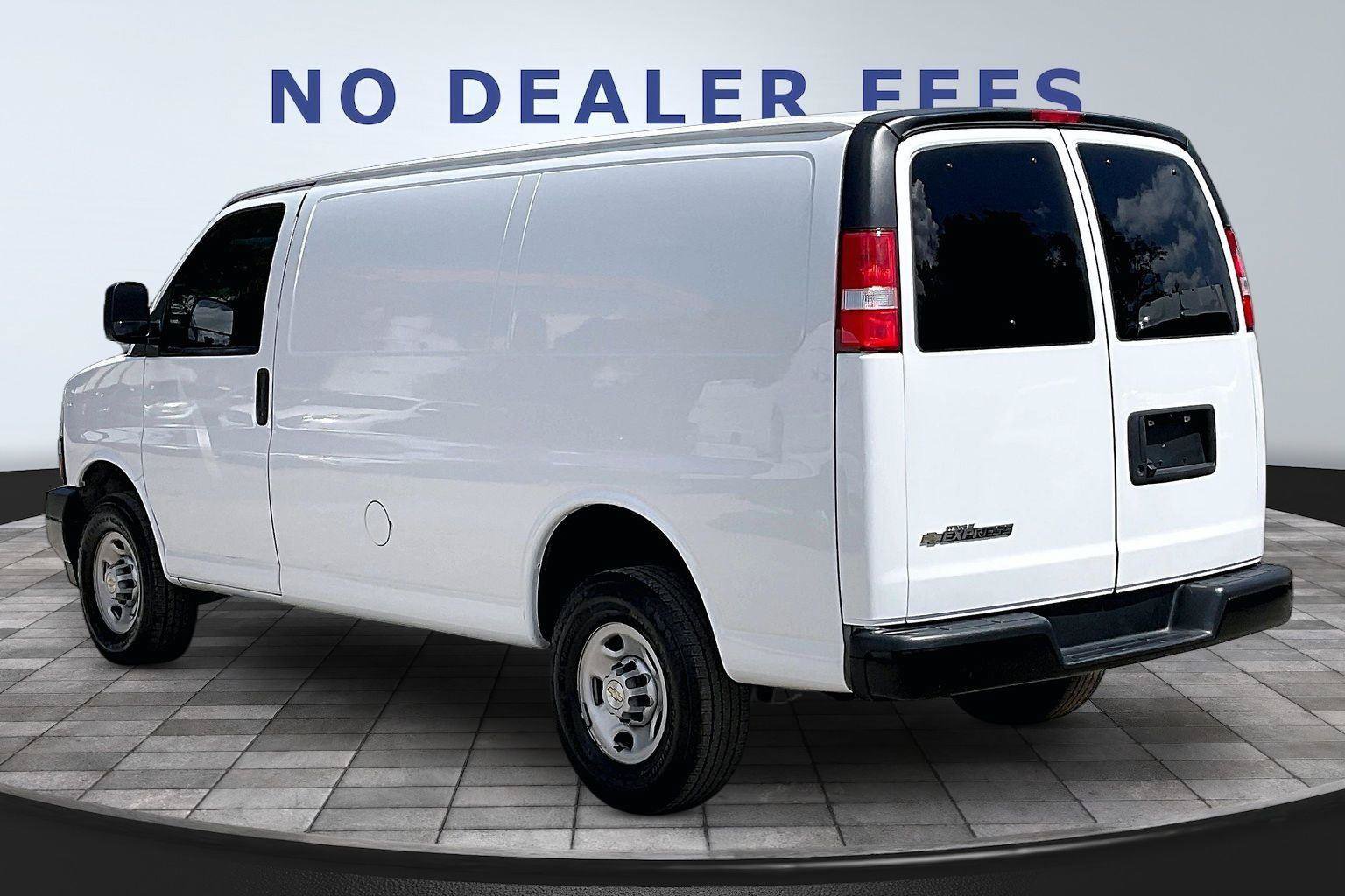 Used 2023 Chevrolet Express 2500 w/ Driver Convenience Package RWD image 4