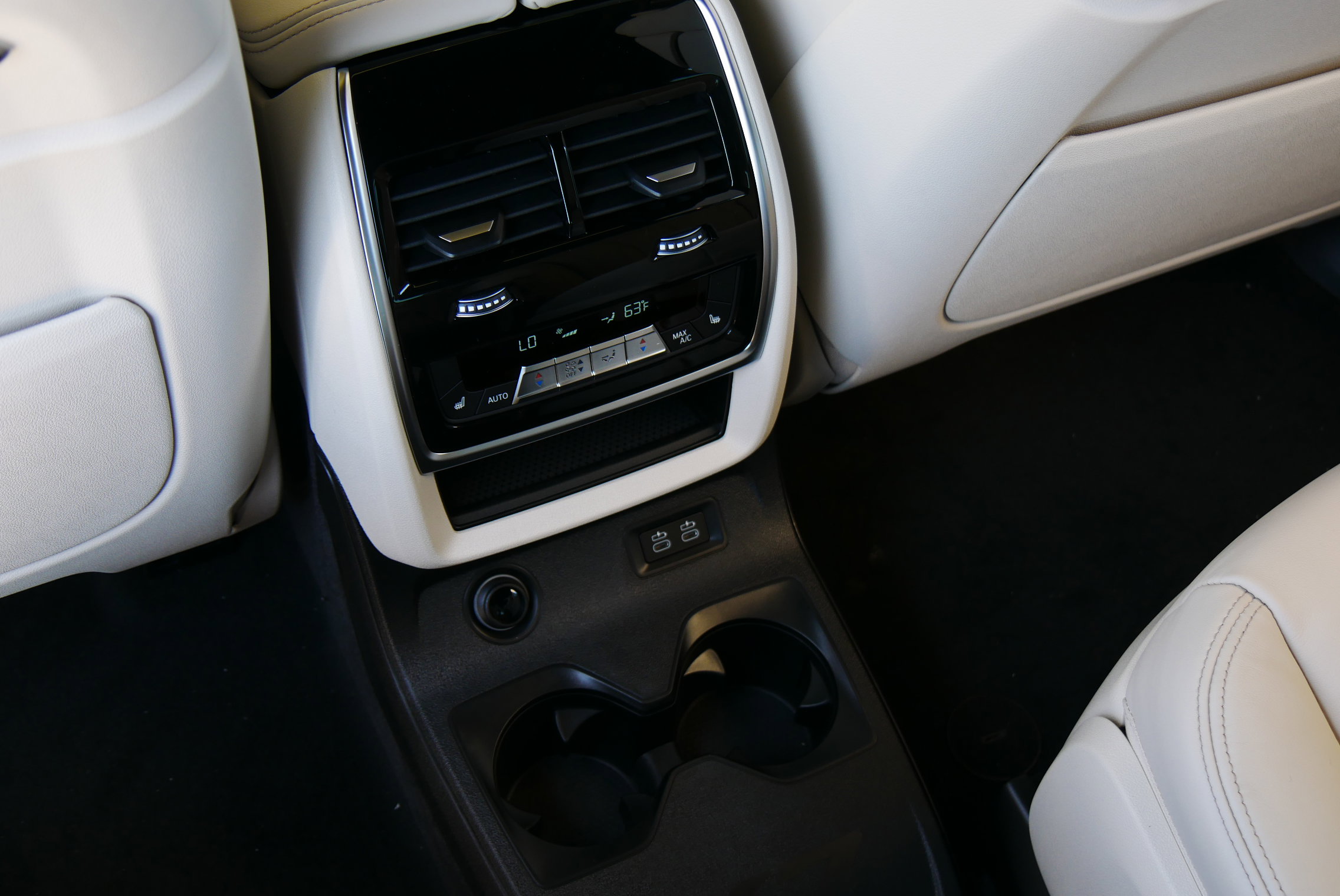 New 2026 BMW X7 M60i image 30