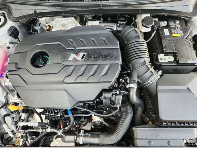 Used 2025 Hyundai Elantra N image 29