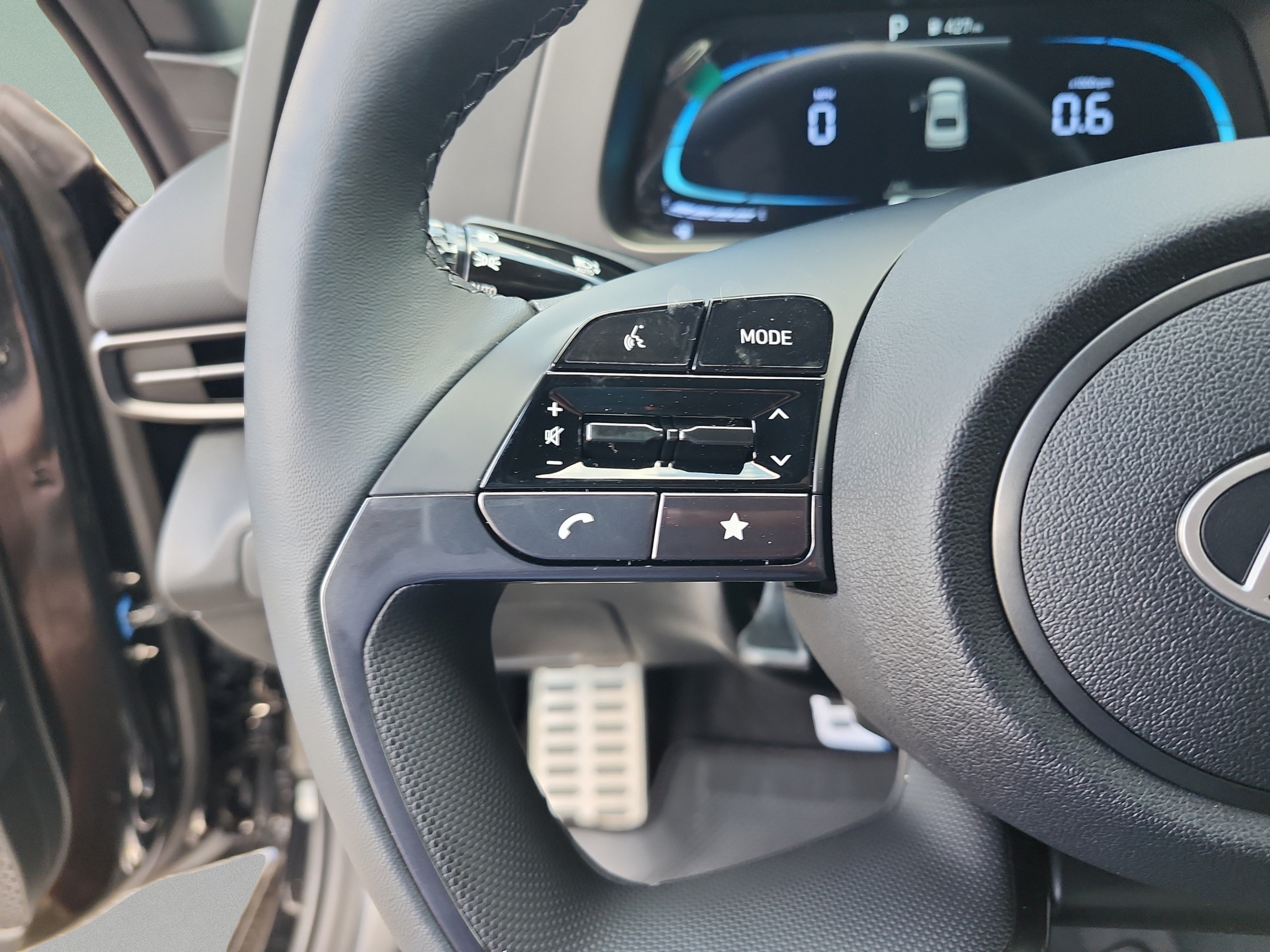 New 2026 Hyundai Elantra SEL Sport FWD image 12