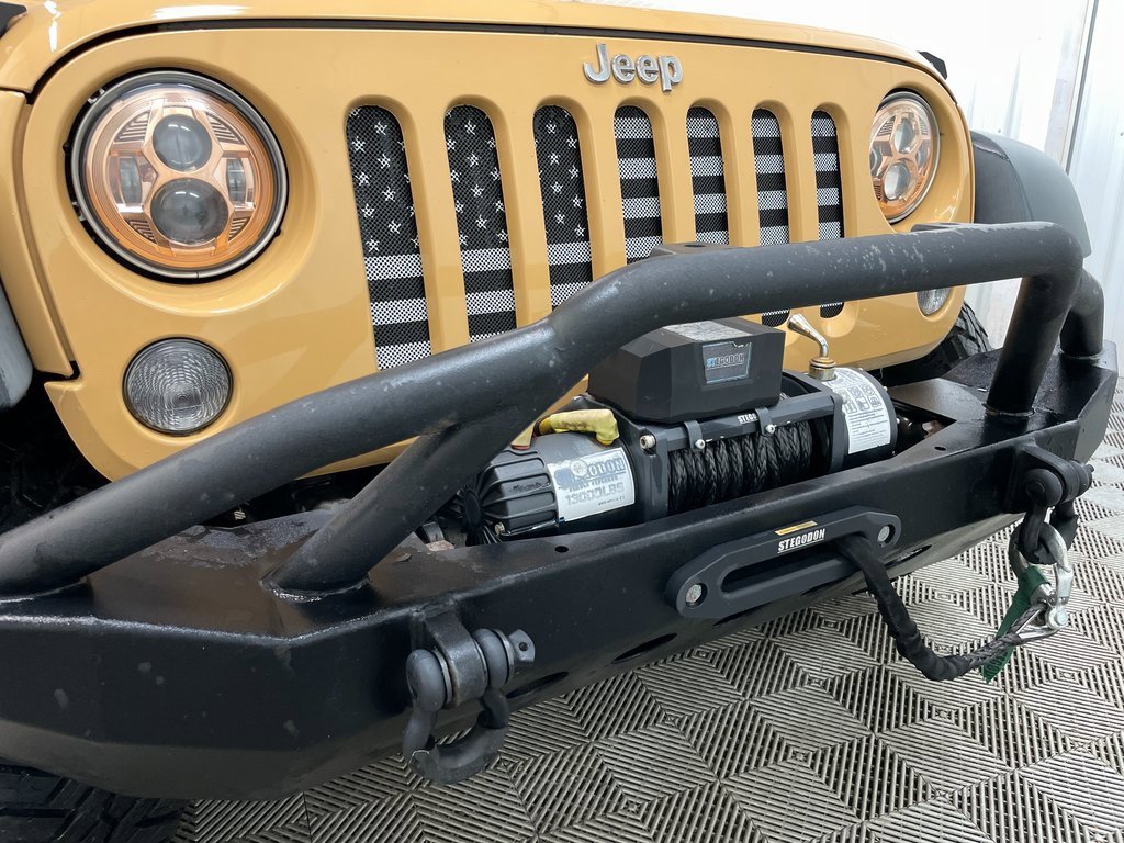 Used 2014 Jeep Wrangler Unlimited Rubicon image 46
