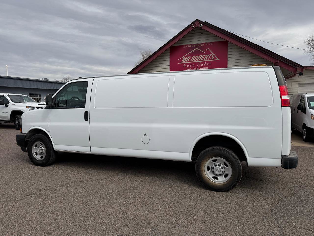 Used 2020 Chevrolet Express 2500 Extended w/ Communications Package image 6