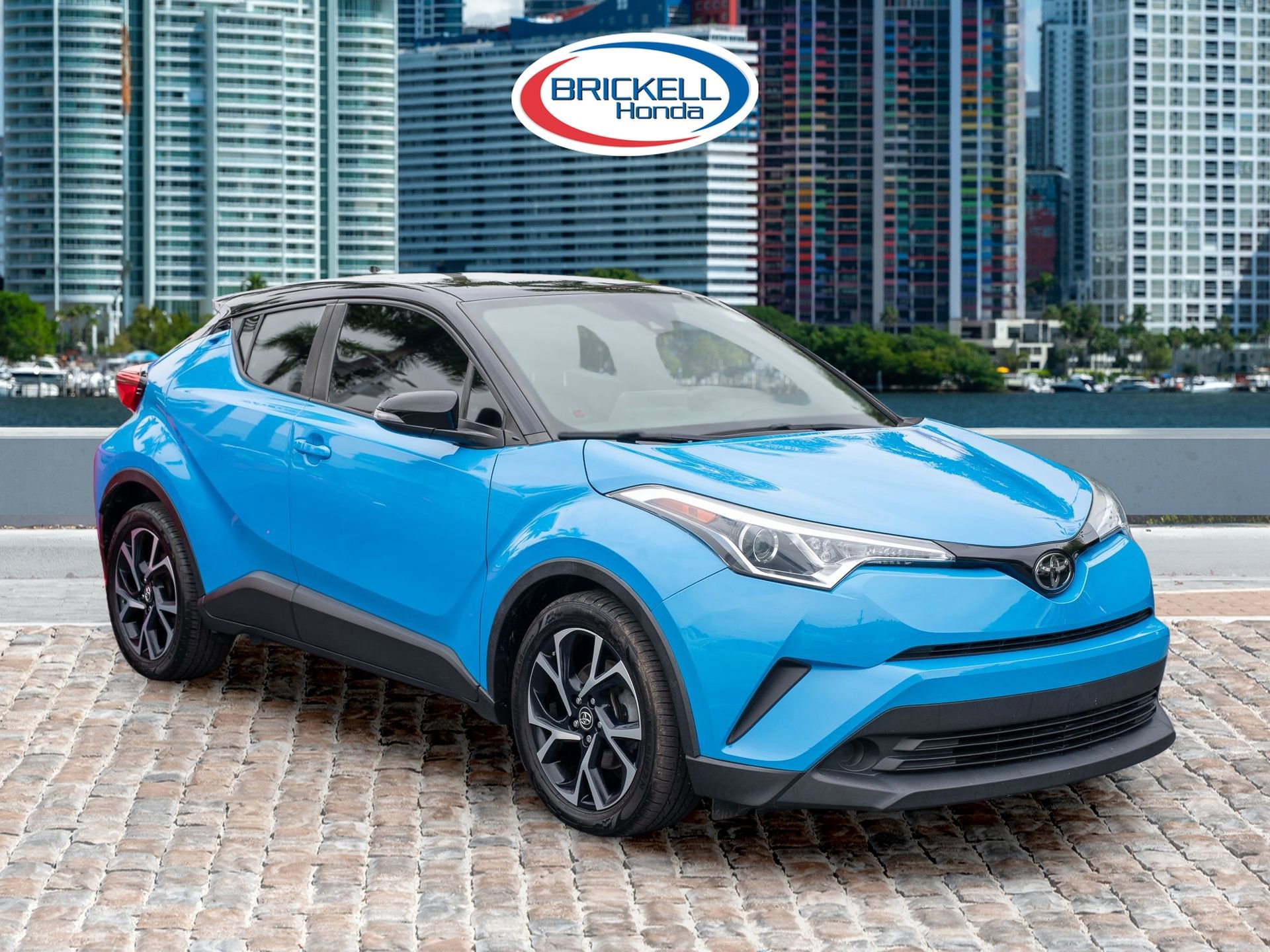 Used 2019 Toyota C-HR XLE video 3