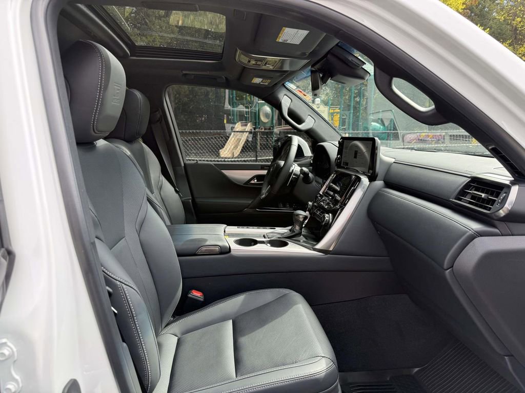 Used 2024 Lexus LX 600 F Sport image 15
