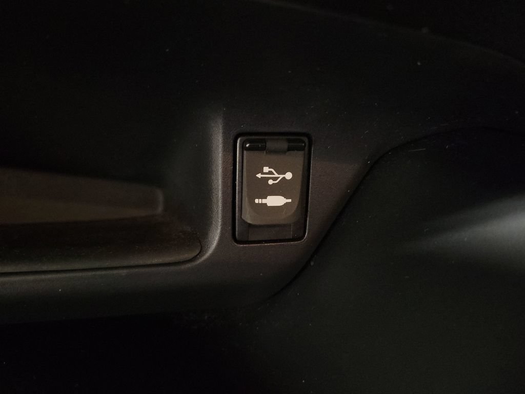 Used 2018 Toyota C-HR XLE FWD image 18