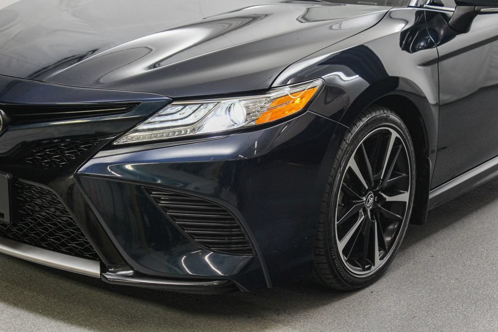 Used 2020 Toyota Camry XSE FWD image 5