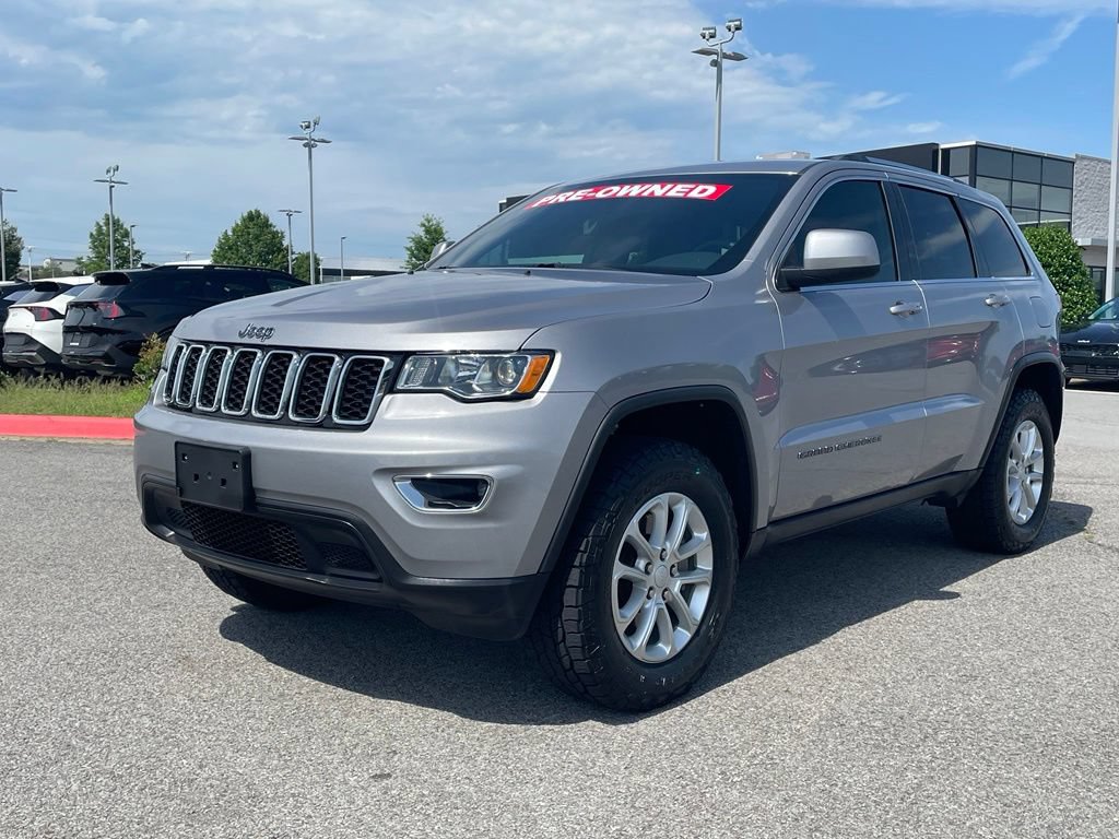 Used 2021 Jeep Grand Cherokee Laredo AWD/4WD image 3