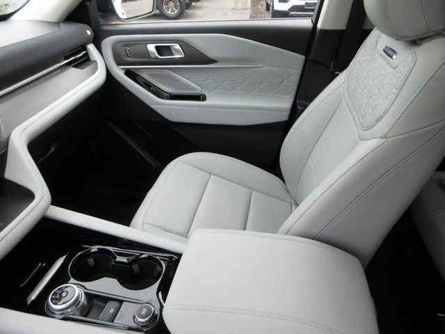 Certified 2025 Ford Explorer Platinum w/ Ultimate Package RWD image 21