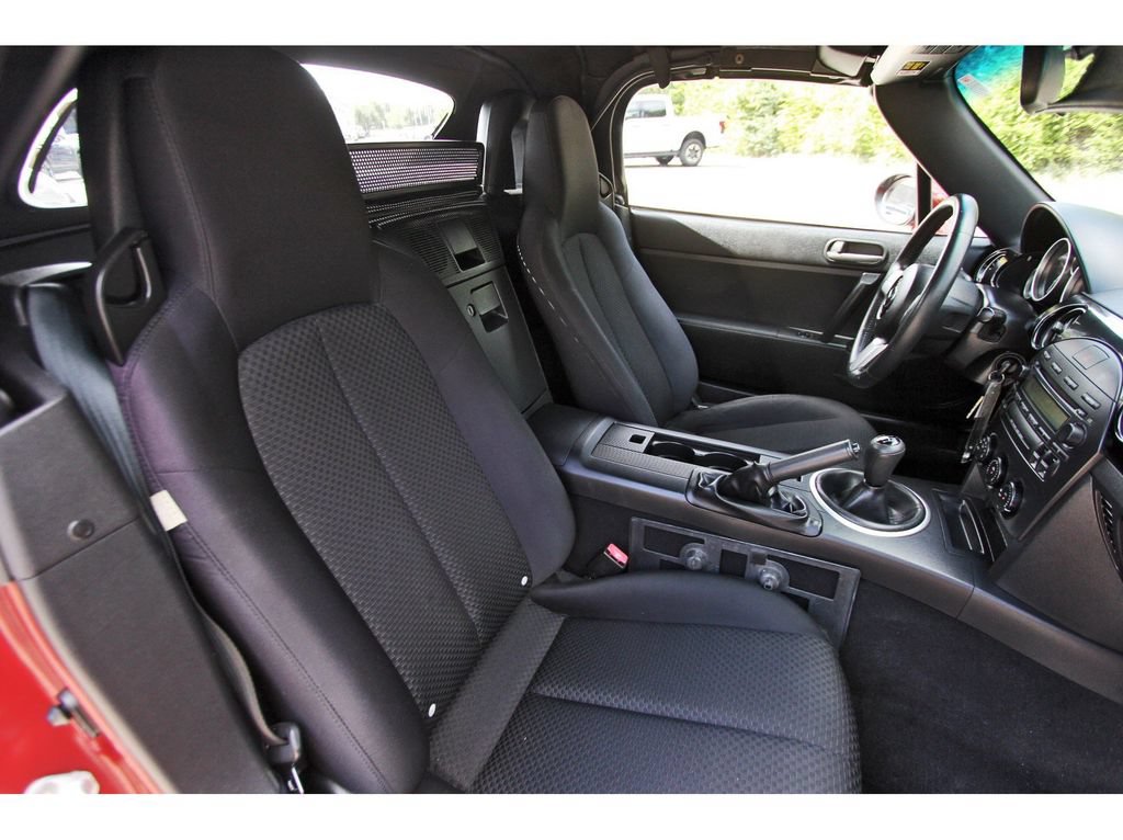 Used 2006 MAZDA MX-5 Miata RWD image 10