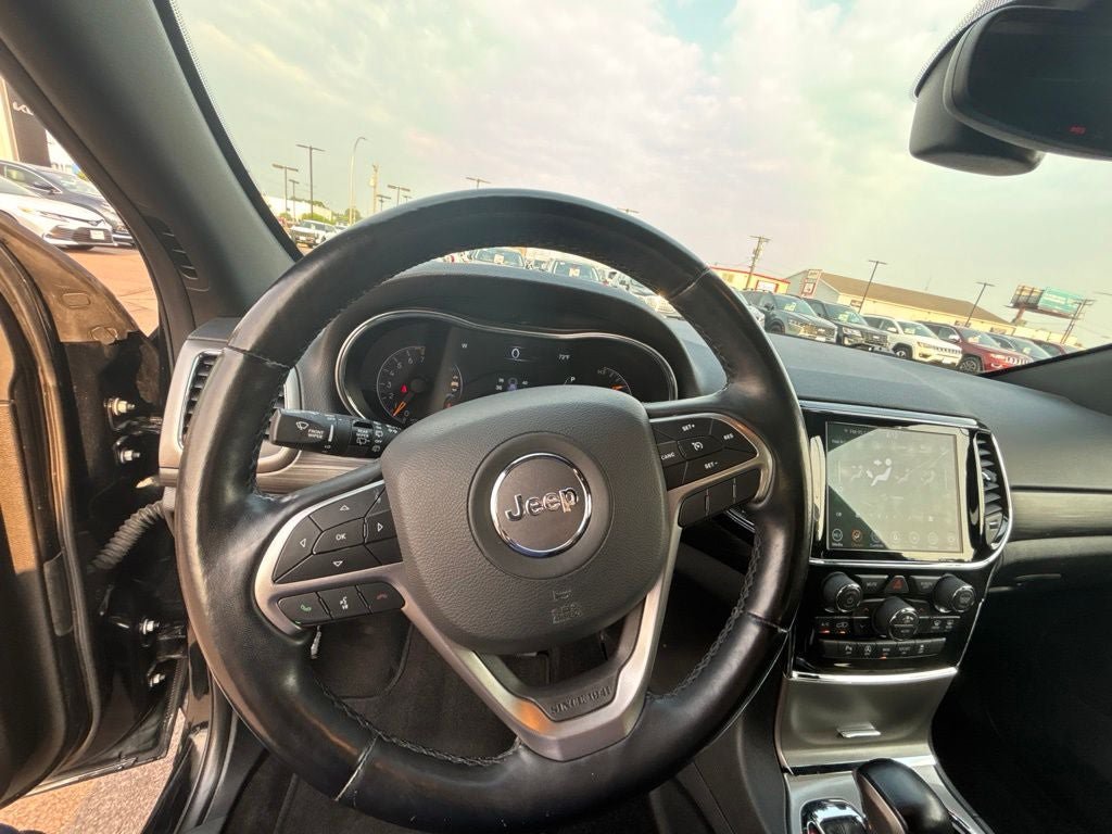 Used 2022 Jeep Grand Cherokee Laredo X AWD/4WD image 17