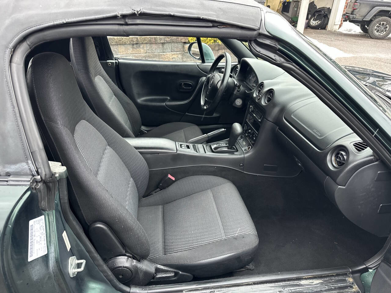 Used 2000 MAZDA MX-5 Miata RWD image 18