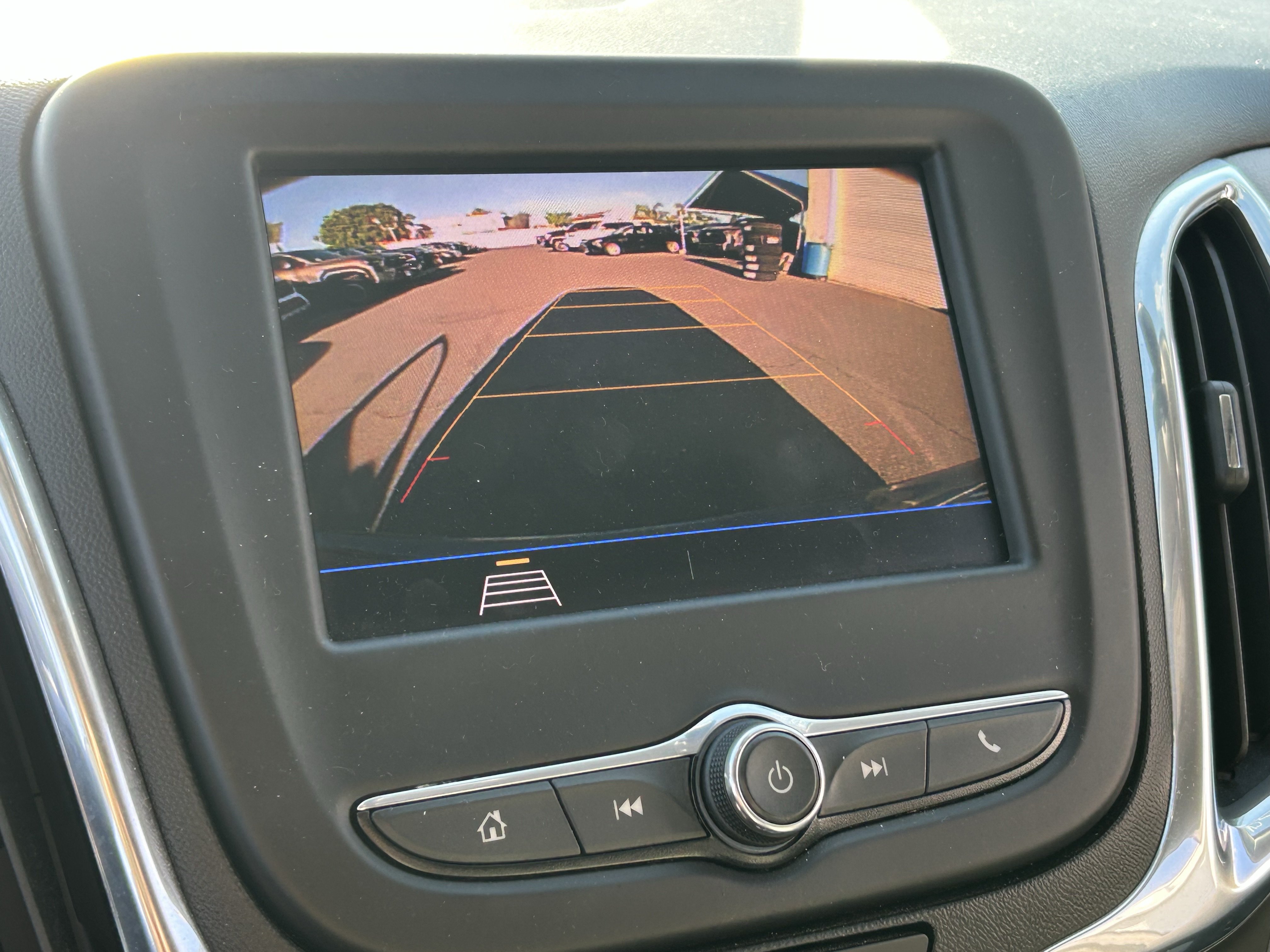 Used 2021 Chevrolet Equinox LS w/ LS Convenience Package FWD image 7