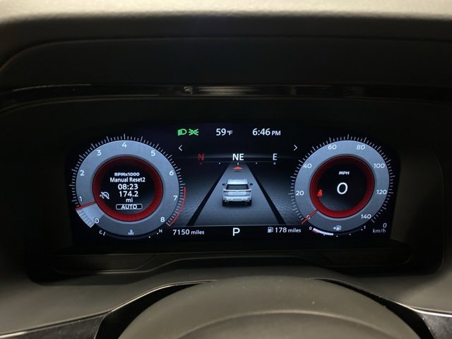 Used 2024 Nissan Pathfinder Platinum image 17