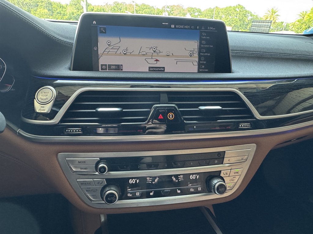 Used 2021 BMW 740i w/ M Sport Package RWD image 9