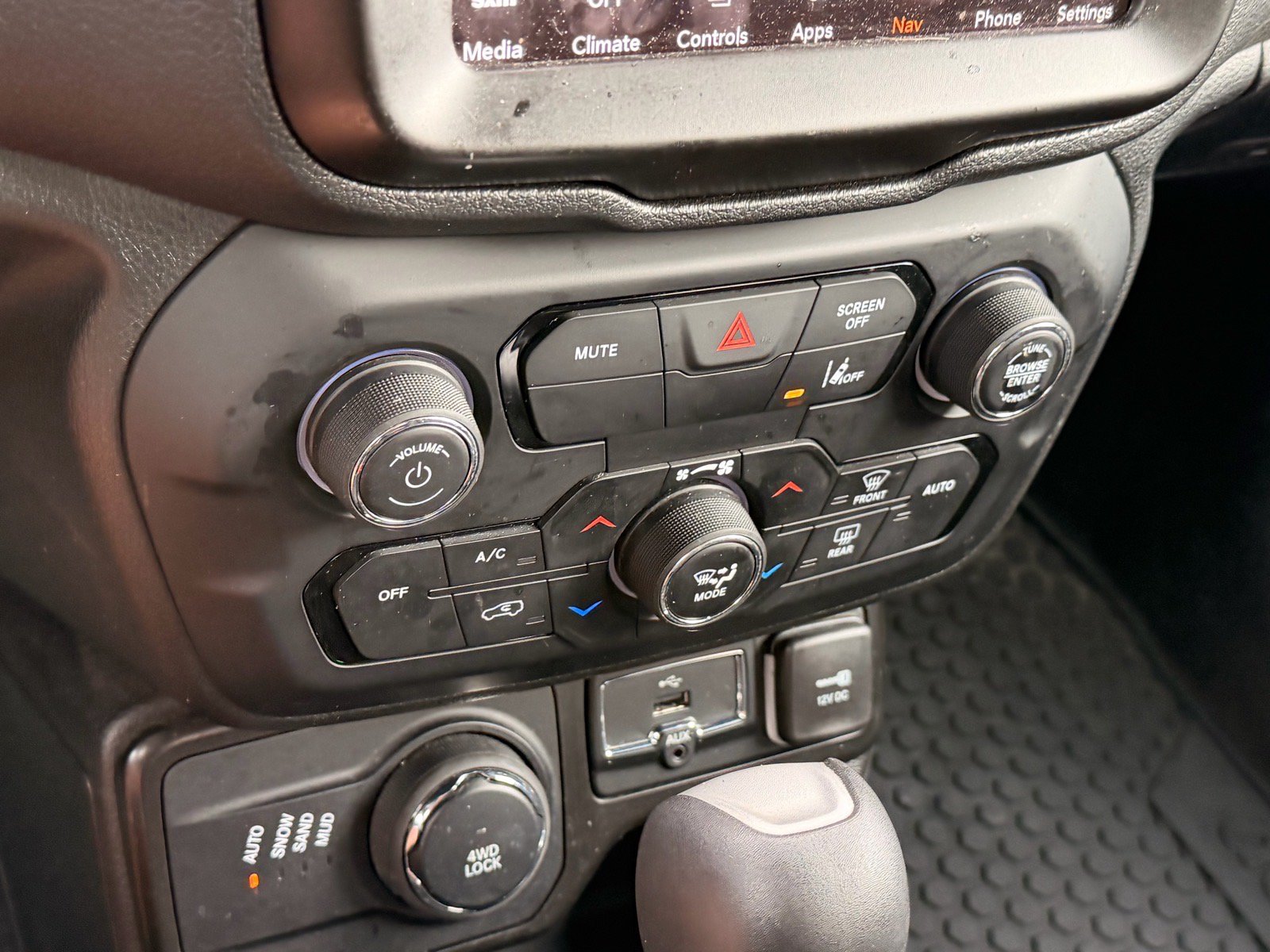 Used 2022 Jeep Renegade Altitude w/ Convenience Group AWD/4WD image 18
