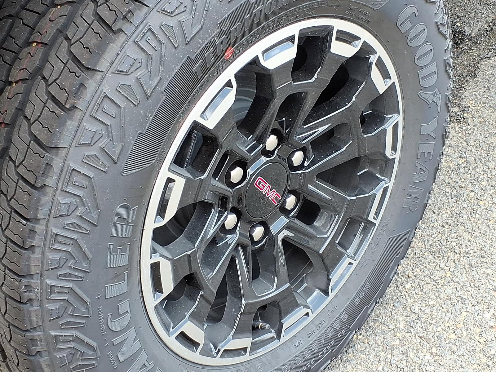 New 2026 GMC Canyon AT4 w/ Technology Plus Package AWD/4WD image 7