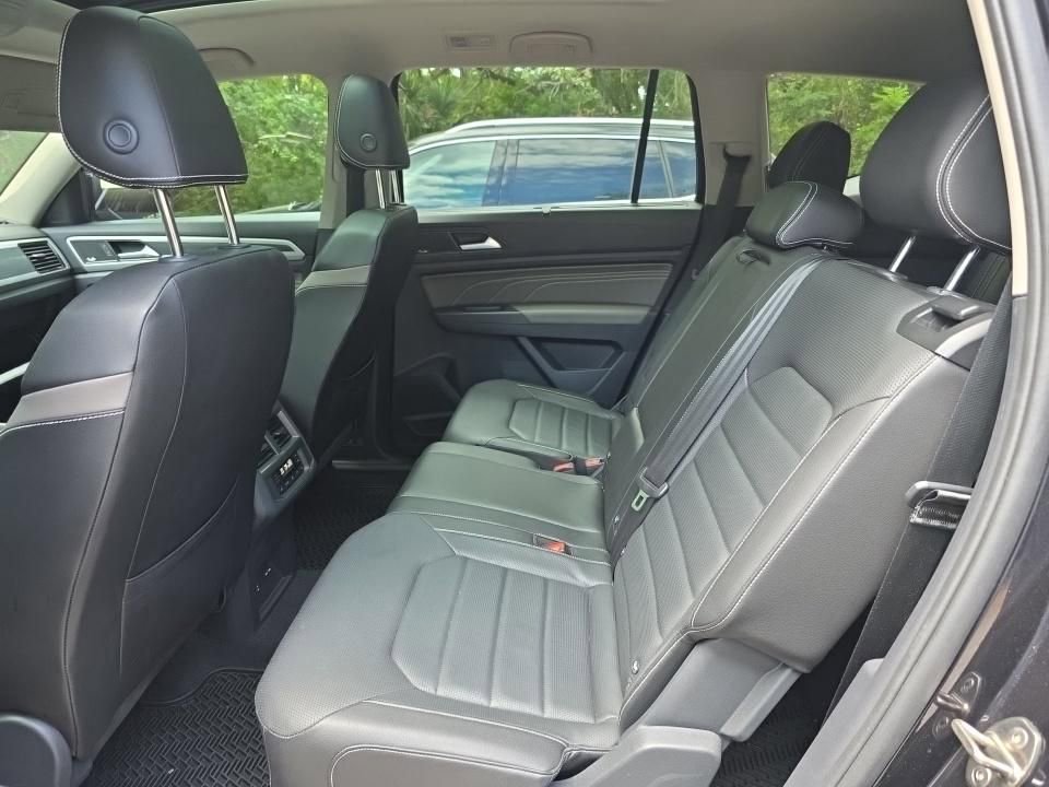 Used 2023 Volkswagen Atlas SEL Premium image 11