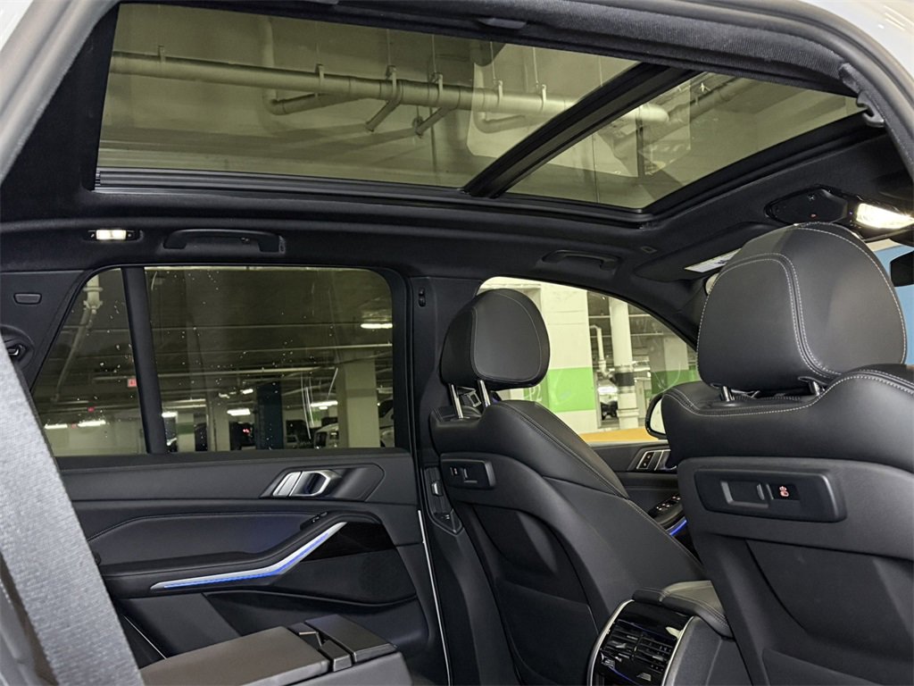 Used 2023 BMW X5 xDrive40i w/ Premium Package image 7