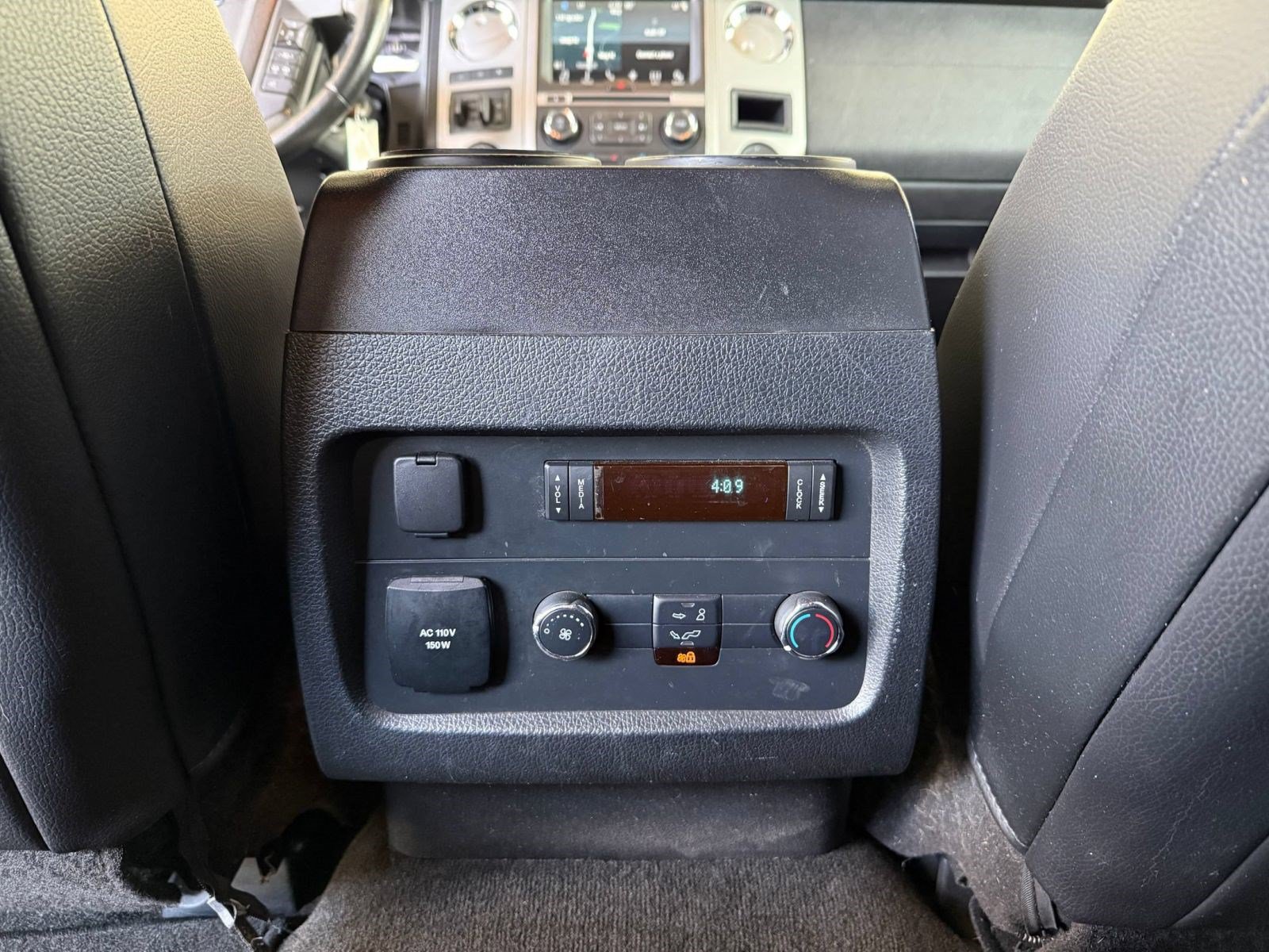 Used 2016 Ford Expedition XLT w/ Equipment Group 202A AWD/4WD image 33