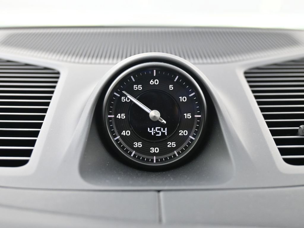 Certified 2025 Porsche Cayenne E-Hybrid Coupe image 21