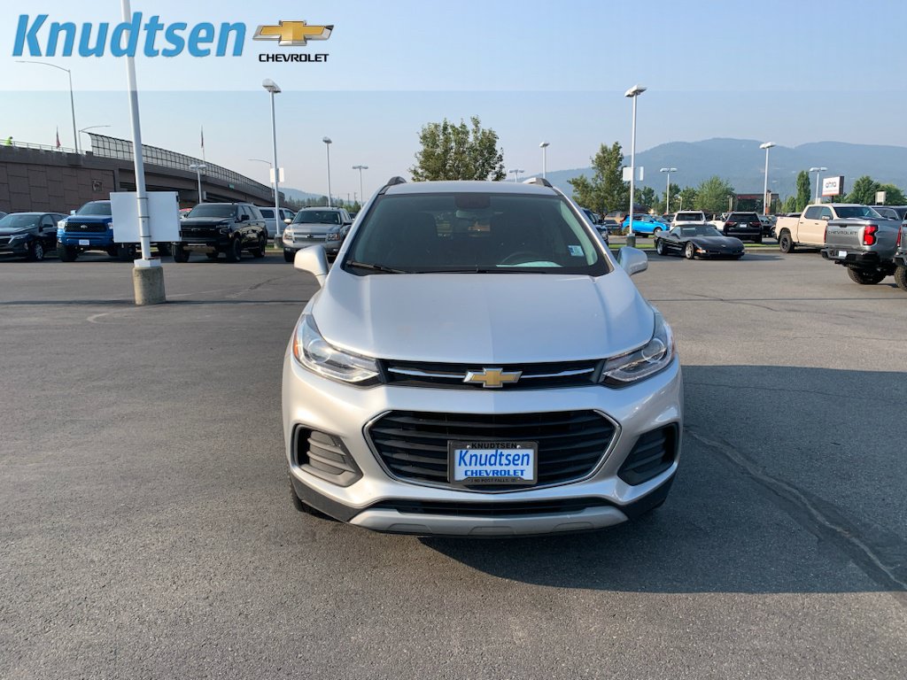 Used 2019 Chevrolet Trax LT w/ LT Convenience Package AWD/4WD image 2