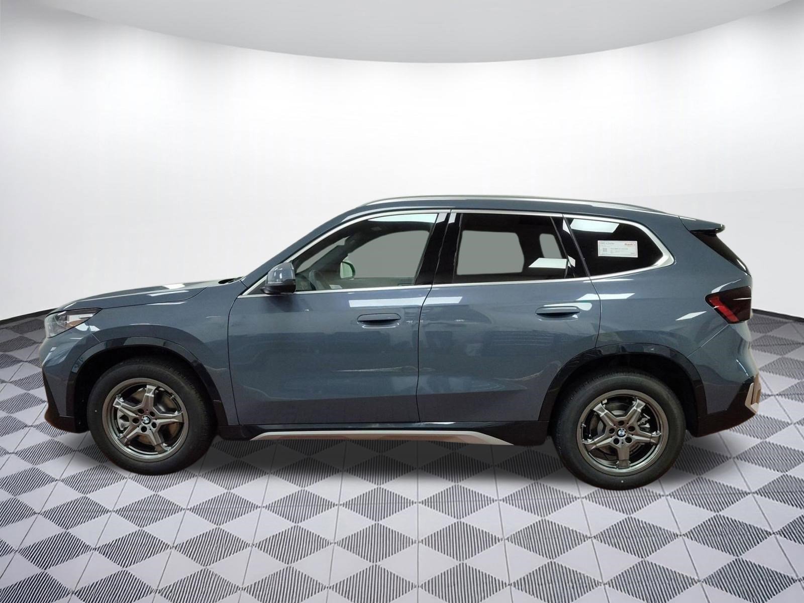 Used 2025 BMW X1 xDrive28i w/ Convenience Package image 2