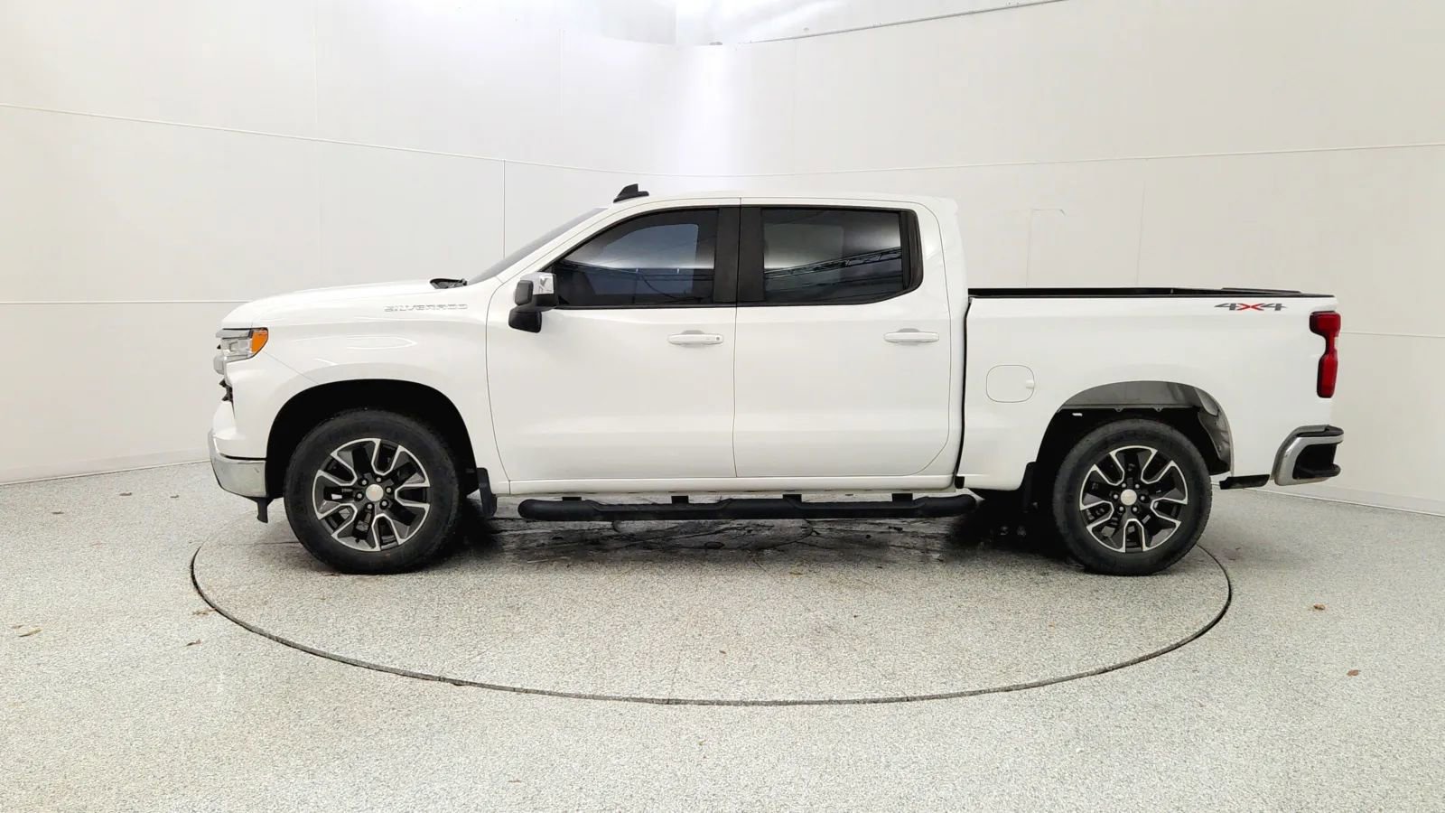 Used 2022 Chevrolet Silverado 1500 LT image 4