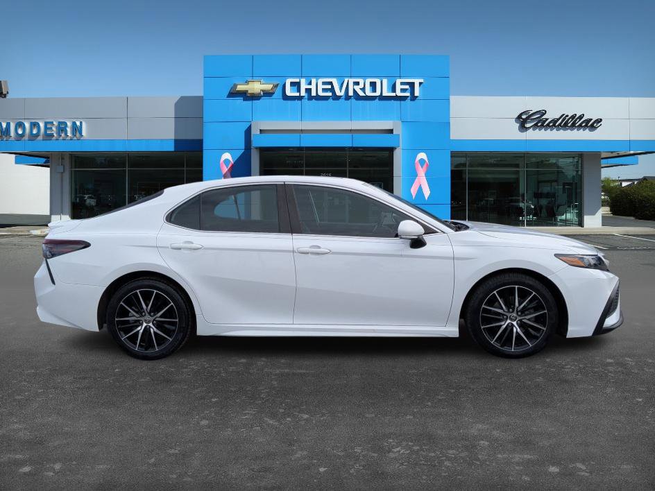 Used 2022 Toyota Camry SE image 8