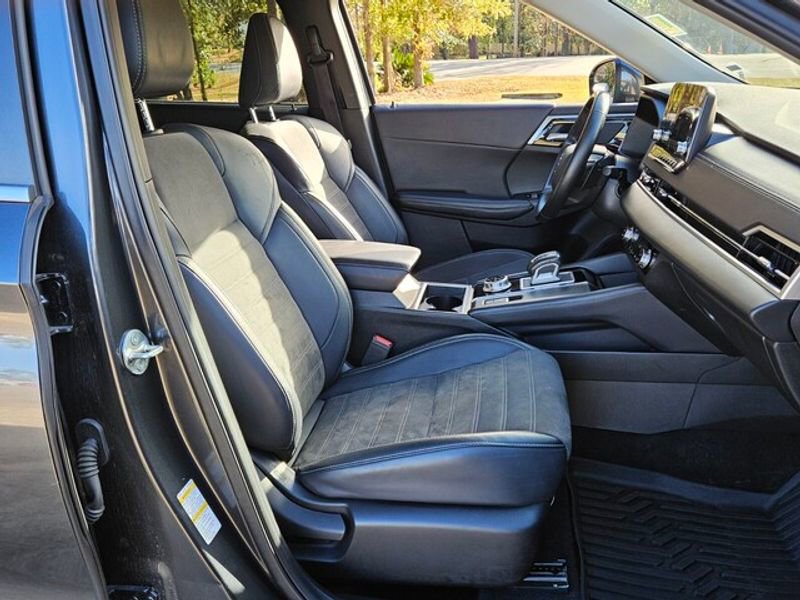 Used 2024 Mitsubishi Outlander SE image 15