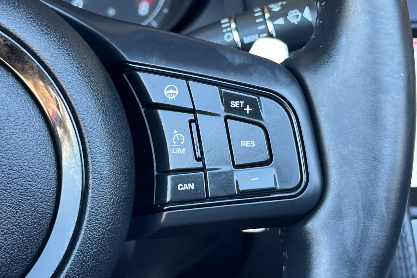 Used 2020 Jaguar F-TYPE Convertible RWD image 31