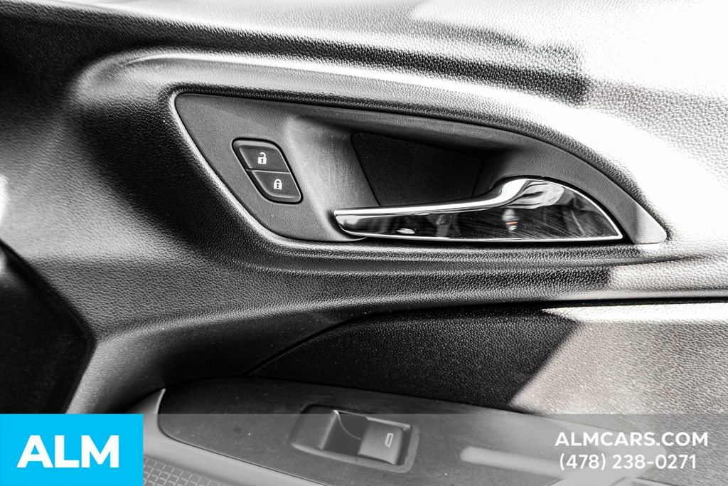 Used 2025 Chevrolet Trax LS image 44