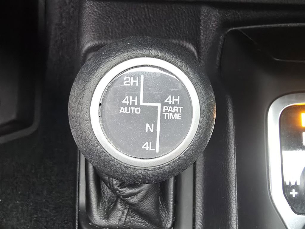 Used 2023 Jeep Wrangler Unlimited w/ Cold Weather Group AWD/4WD image 34