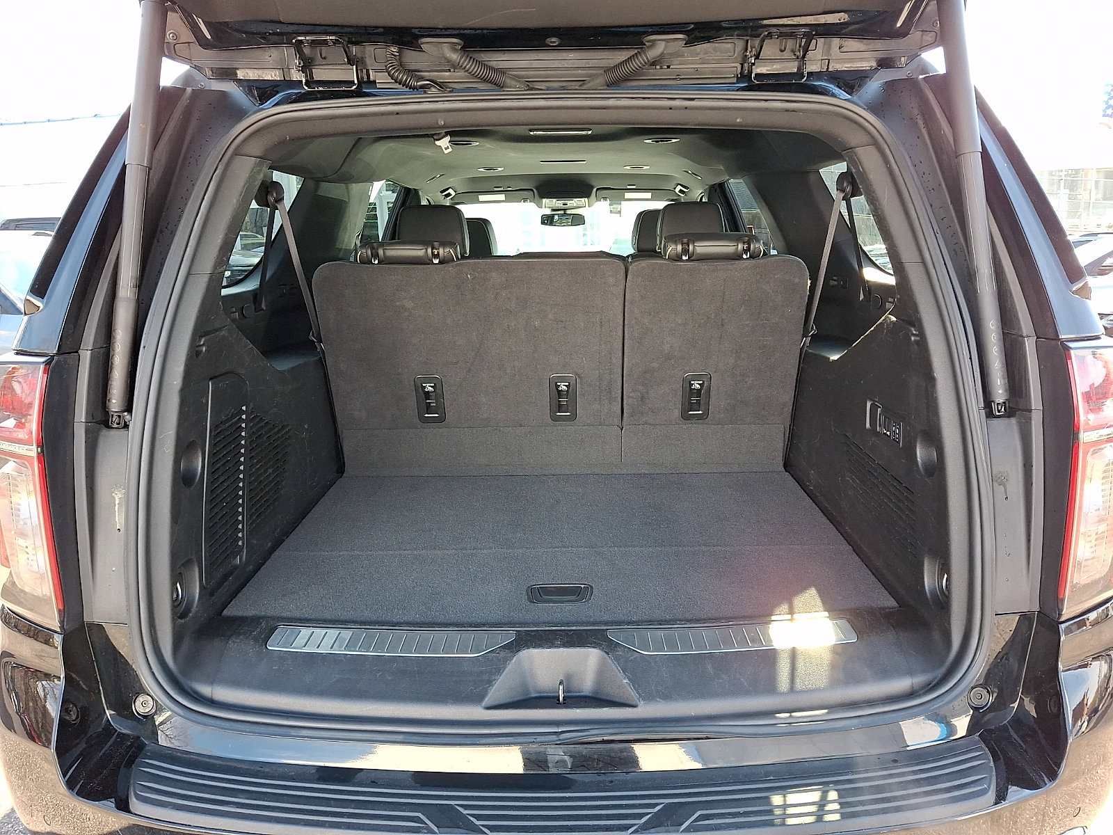 Certified 2024 Chevrolet Suburban Premier AWD/4WD image 32